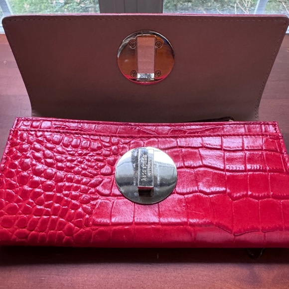 Kate Spade Red/ Coral Croc-Embossed Clutch Wallet - Picture 4 of 11
